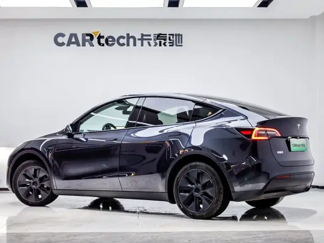 Tesla Model Y — Фото автомобиля 4