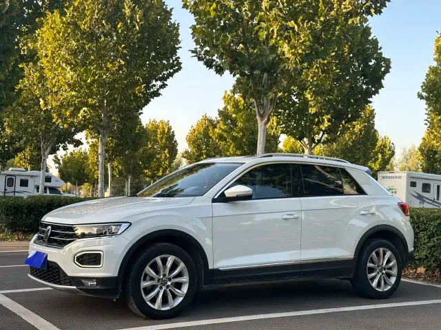 Фотография автомобиля — Volkswagen T-Roc