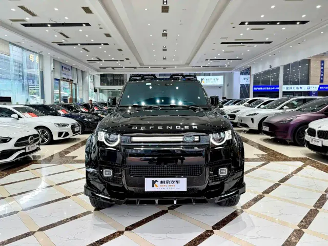 Land Rover Defender — Фото автомобиля 3