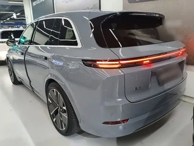Li Auto L7 — Фото автомобиля 4
