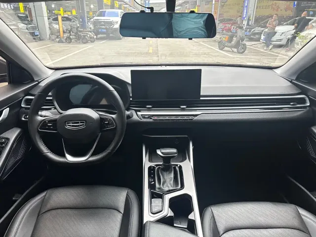Geely Emgrand — Фото автомобиля 6