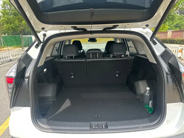 Geely Boyue L — Фото автомобиля 12