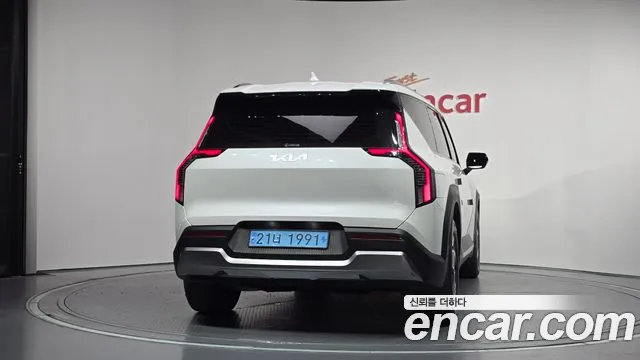 Kia EV9 — Фото автомобиля 4