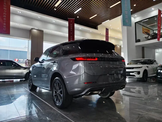 Land Rover Range Rover Sport — Фото автомобиля 17