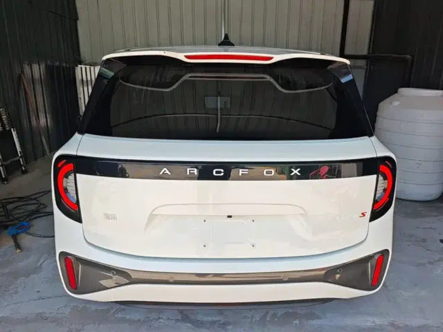 Arcfox Kaola S — Фото автомобиля 5