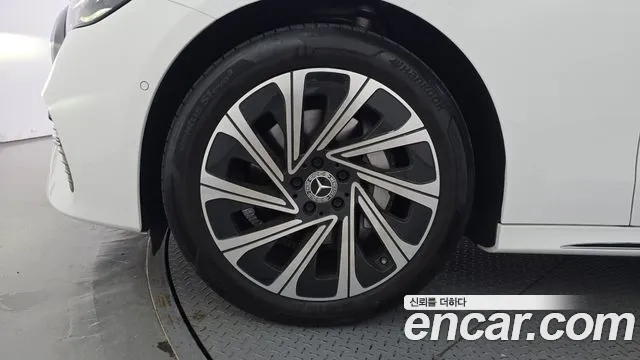 Mercedes-Benz E-Class E-класс W214 E300 4MATIC Exclusive — Фото автомобиля 5