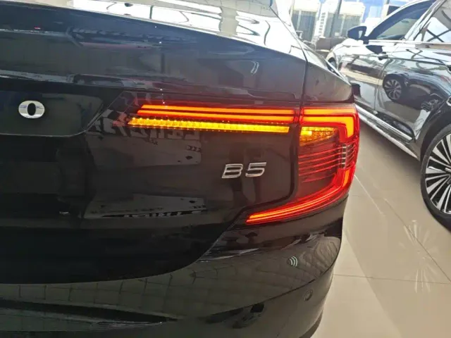 Volvo S90 — Фото автомобиля 7