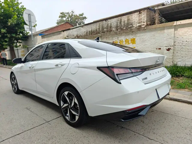 Hyundai Elantra — Фото автомобиля 6