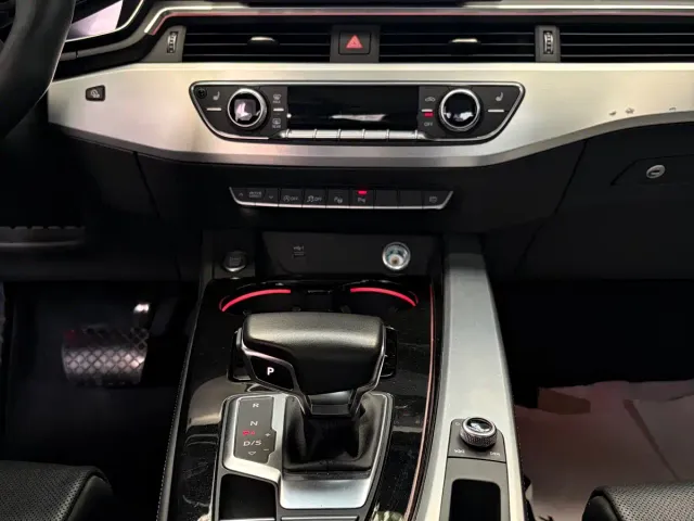 Audi A4L — Фото автомобиля 10