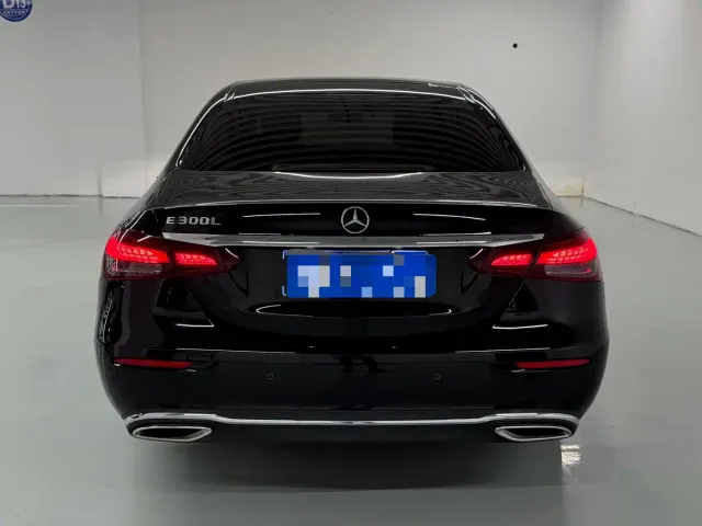 Mercedes-Benz E-Class — Фото автомобиля 6