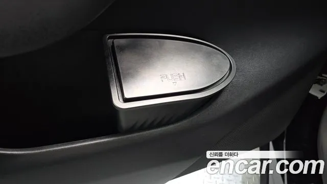 Tesla Model Y — Фото автомобиля 28
