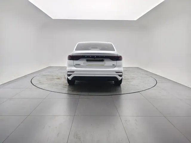Geely Emgrand — Фото автомобиля 5