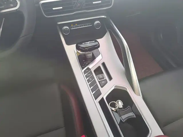 Geely Binyue — Фото автомобиля 13