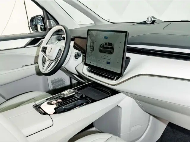 Volvo EM90 — Фото автомобиля 22