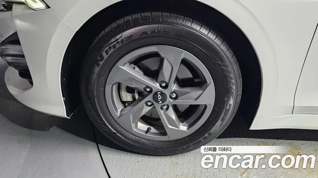 Kia K5 K5 3 поколение 2.0 LPI(Для проката) — Фото автомобиля 5