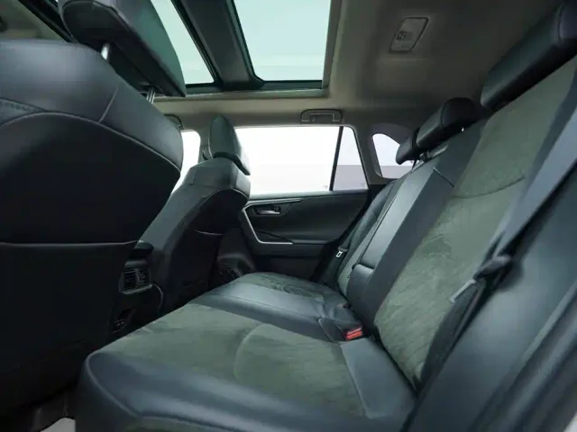 Toyota RAV4 — Фото автомобиля 18