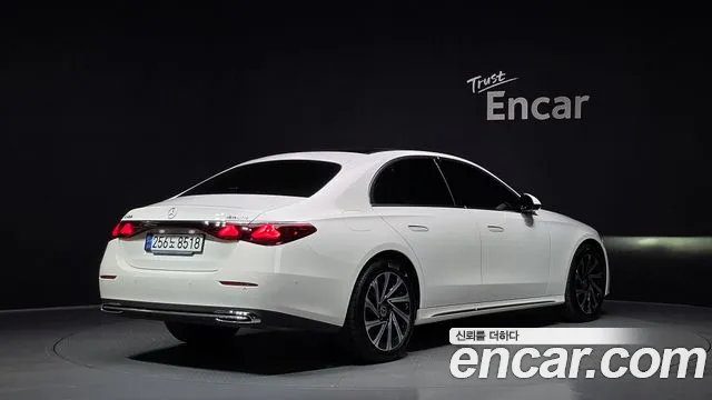 Mercedes-Benz E-Class E-класс W214 E300 4MATIC Exclusive — Фото автомобиля 2
