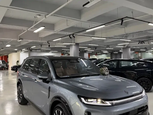 Huajing Baojun S — Фото автомобиля 3