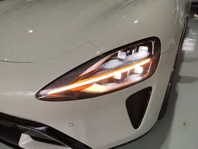 Xiaomi SU7 — Фото автомобиля 23