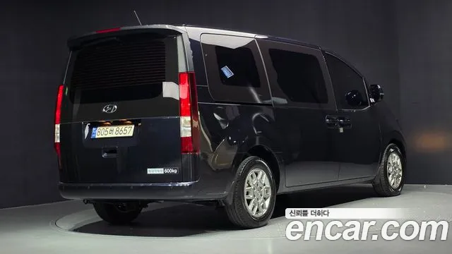 Hyundai Staria — Фото автомобиля 2