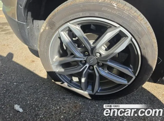 Cadillac XT4 — Фото автомобиля 10