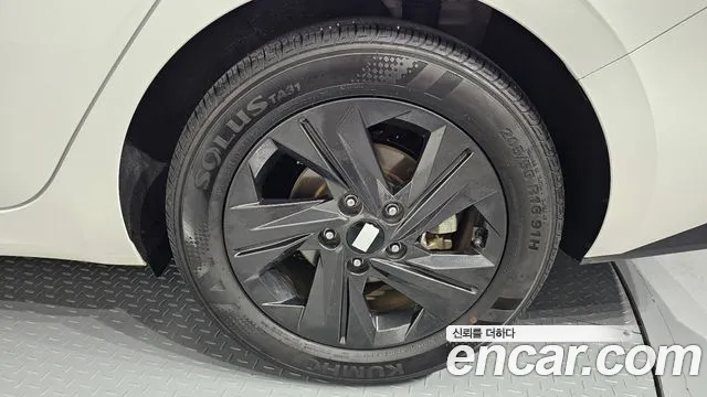 Hyundai Avante CN7 — Фото автомобиля 21
