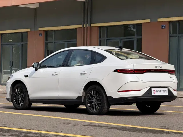 BYD Qin PLUS — Фото автомобиля 4