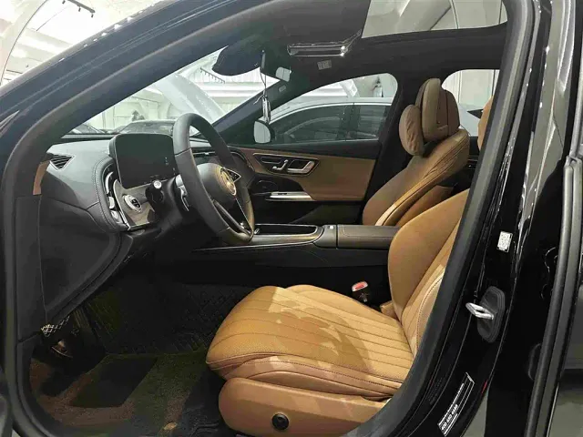 Mercedes-Benz E-Class — Фото автомобиля 11