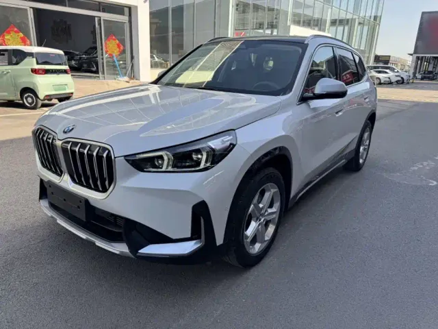 Фотография автомобиля — BMW X1