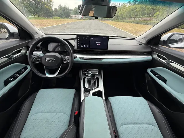 Geely Emgrand L — Фото автомобиля 9