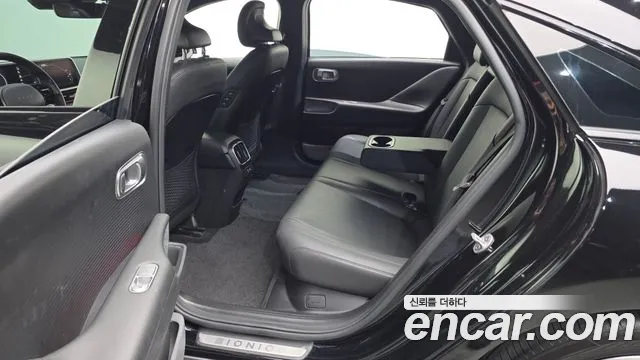 Hyundai Ioniq 6 — Фото автомобиля 11