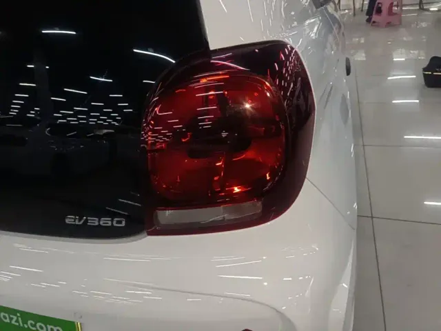 Roewe Clever — Фото автомобиля 7