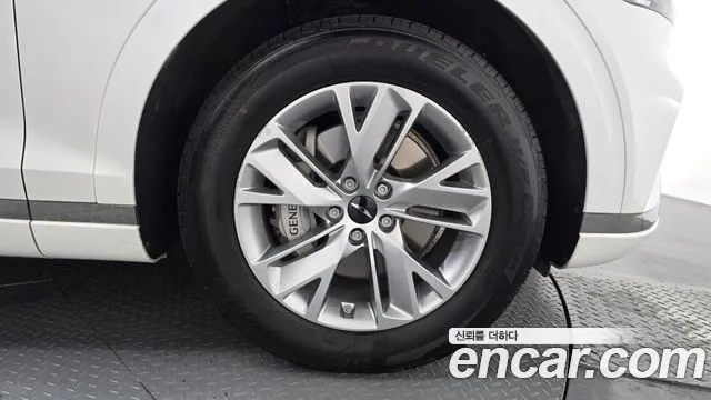 Genesis GV70 2.5T Бензин 2WD — Фото автомобиля 21