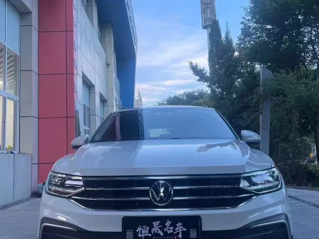 Volkswagen Tiguan L — Фото автомобиля 3