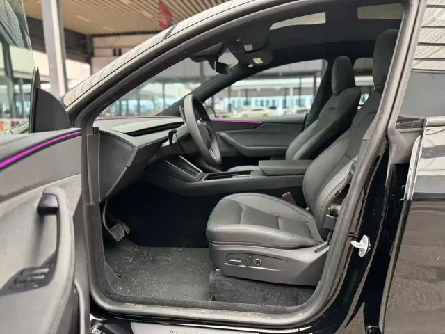 Tesla Model Y — Фото автомобиля 6