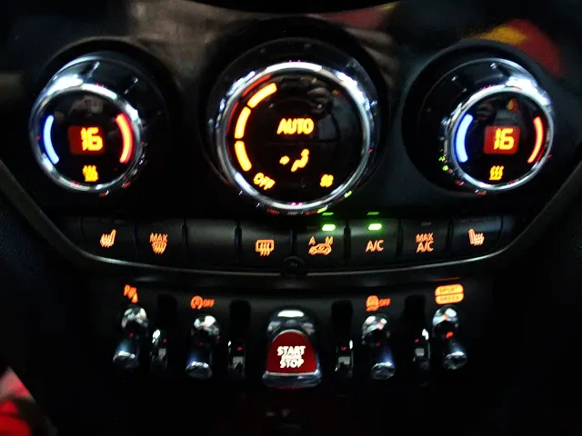 MINI MINI COUNTRYMAN 2023 2.0T COOPER S ALL4 Blank Space Special Edition — Фото автомобиля 16