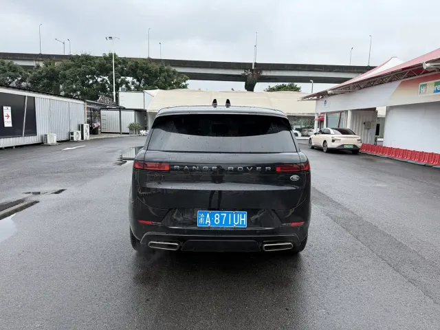 Land Rover Range Rover Sport 2024 400PS Exemplary Edition — Фото автомобиля 11