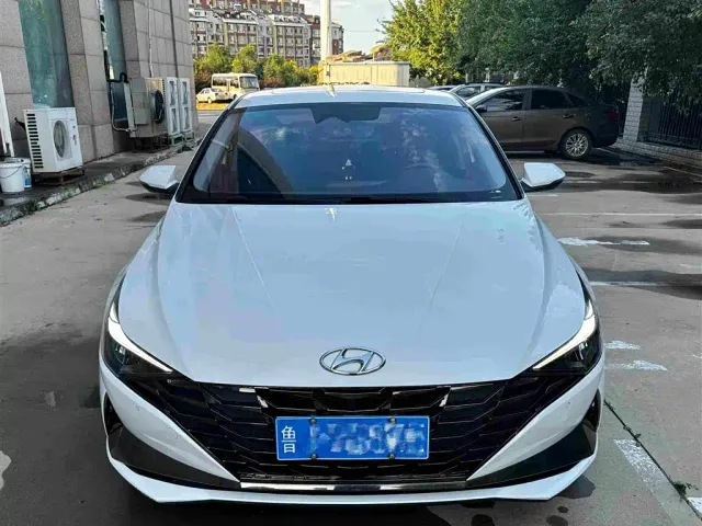 Hyundai Elantra — Фото автомобиля 2