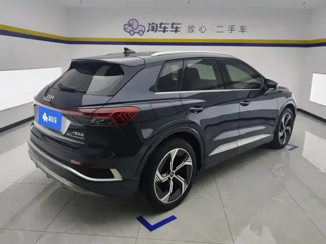 Audi Q4 e-tron — Фото автомобиля 3