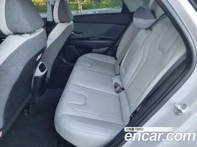 Hyundai Avante CN7 — Фото автомобиля 10