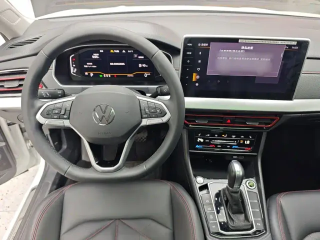 Volkswagen Lavida — Фото автомобиля 10