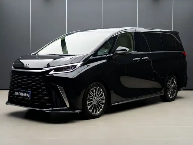 Фотография автомобиля — Lexus LM