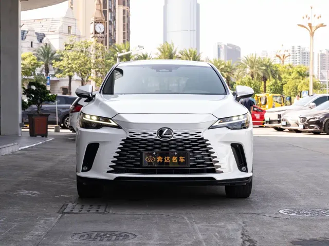 Lexus RX — Фото автомобиля 2