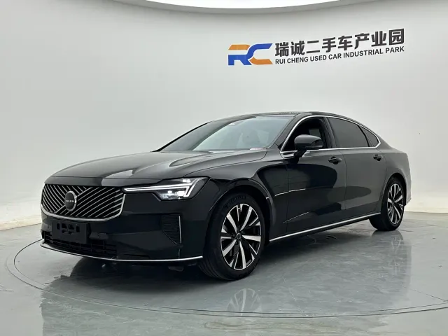 Volvo S90 — Фото автомобиля 2