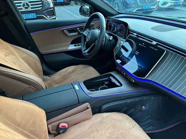 Mercedes-Benz E-Class — Фото автомобиля 15