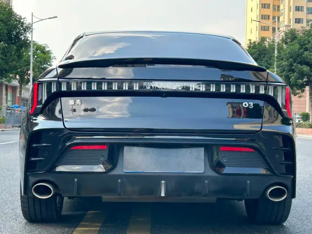 Lynk & Co 03 — Фото автомобиля 5