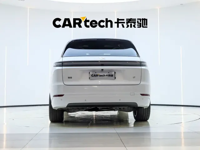 Li Auto L7 — Фото автомобиля 10