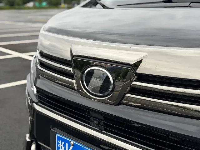 Toyota Vellfire — Фото автомобиля 25
