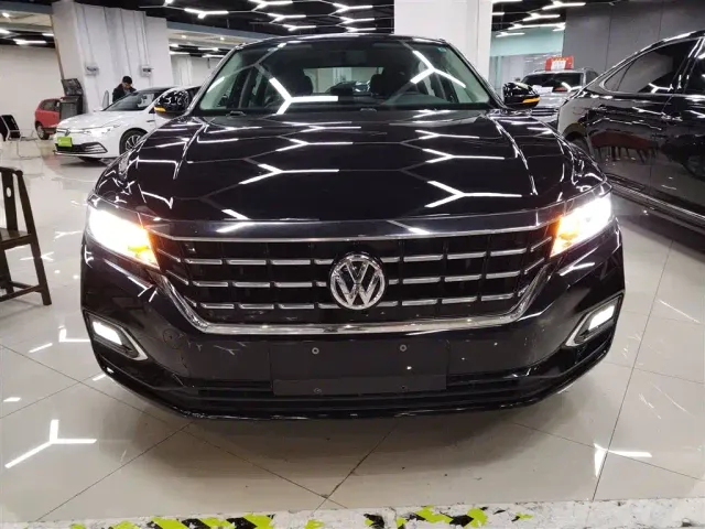 Volkswagen Passat — Фото автомобиля 2