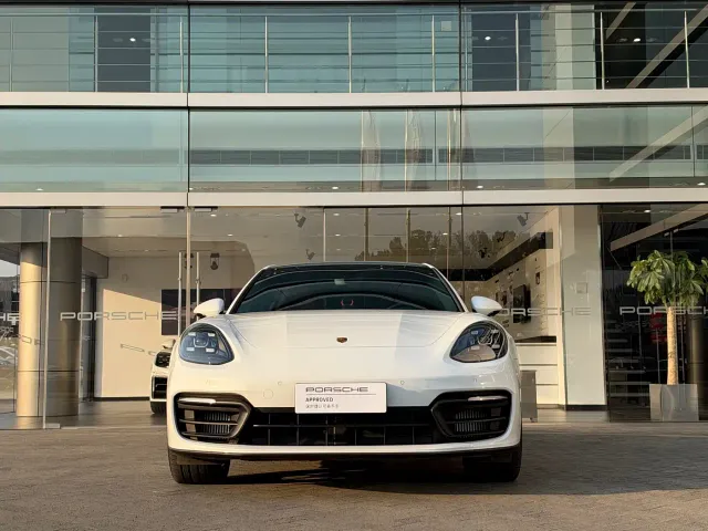 Porsche Panamera — Фото автомобиля 3